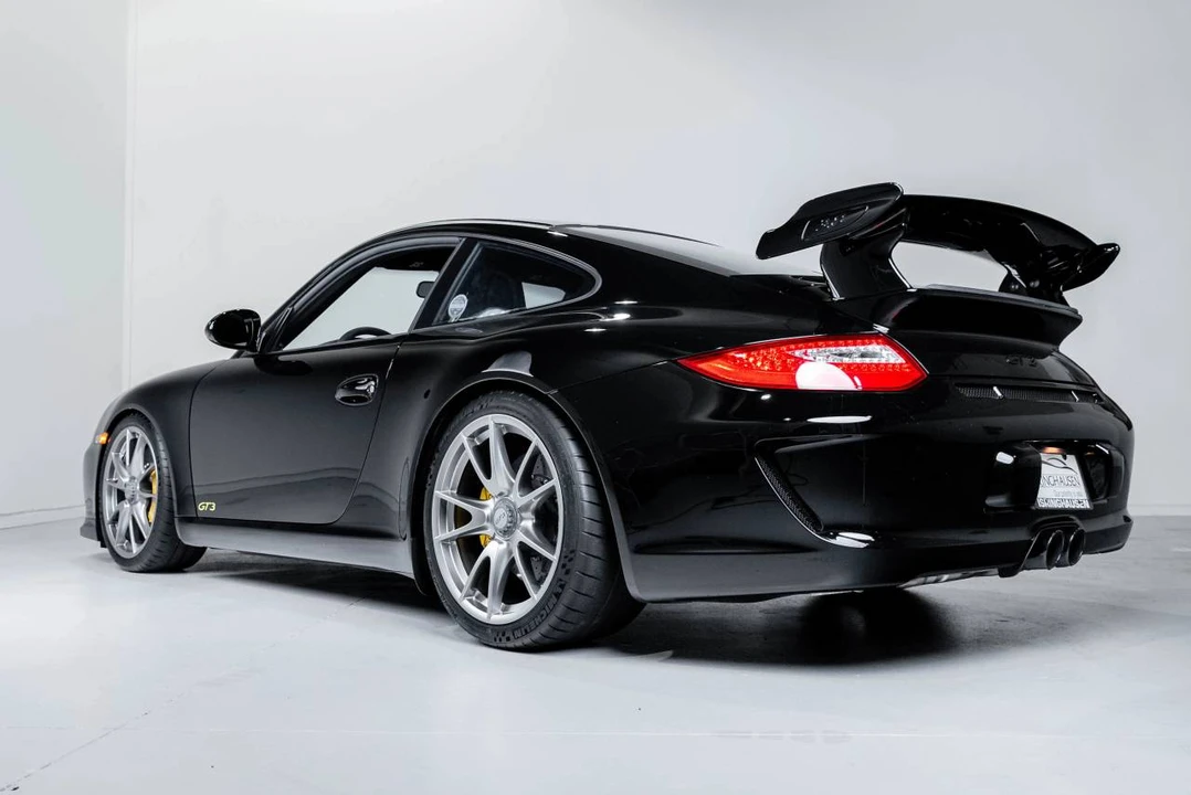 2010 Porsche 997 GT3 - Image 2 of 5