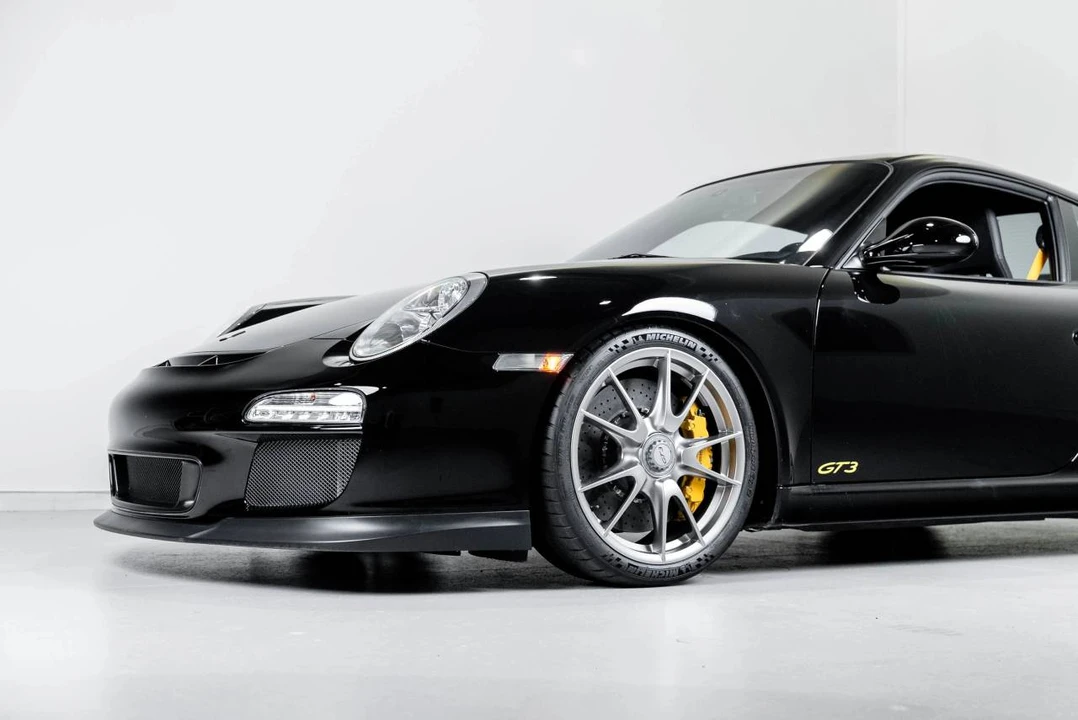 2010 Porsche 997 GT3 - Image 5 of 5