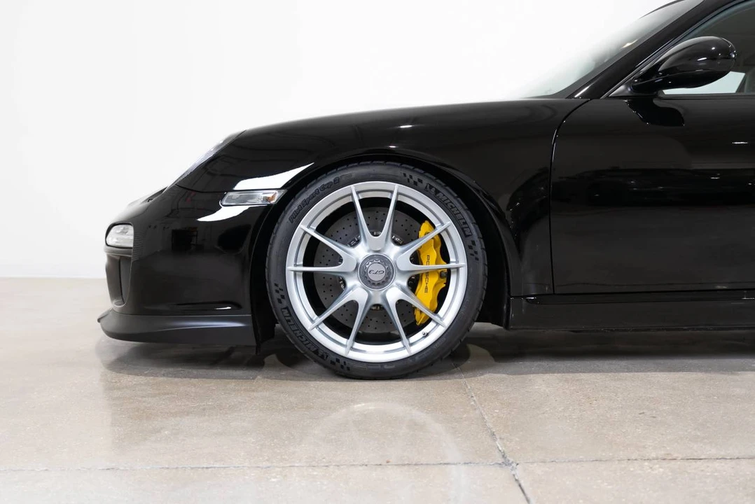 2010 Porsche 997 GT3 - Image 5 of 5