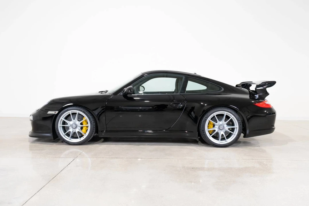 2010 Porsche 997 GT3 - Image 2 of 5