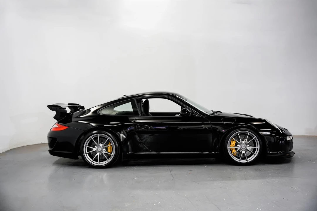 2010 Porsche 997 GT3 - Image 2 of 31