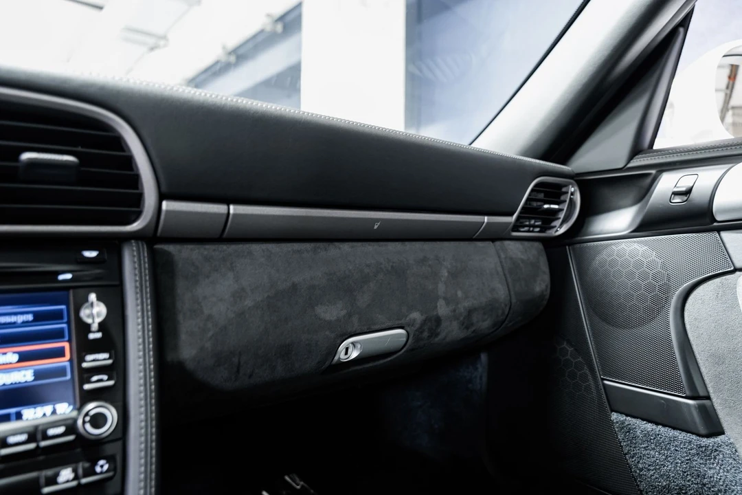 2010 Porsche 997 GT3 - Image 16 of 31