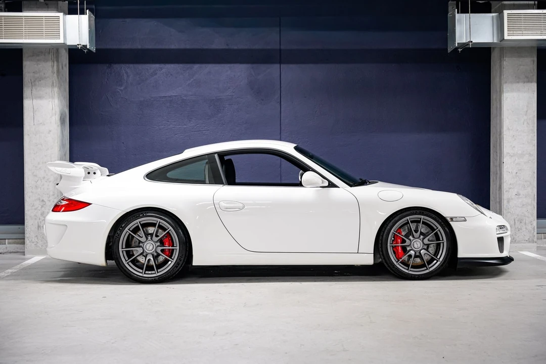 2010 Porsche 997 GT3 - Image 2 of 31
