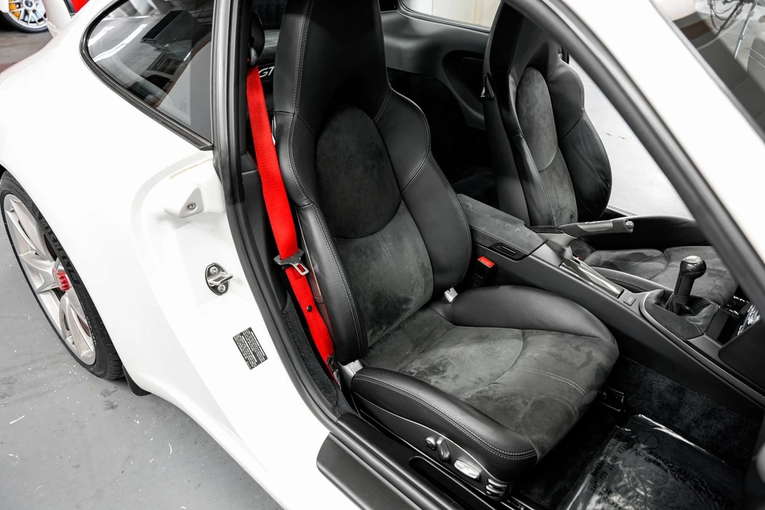 2010 Porsche 997 GT3 - Image 25 of 31