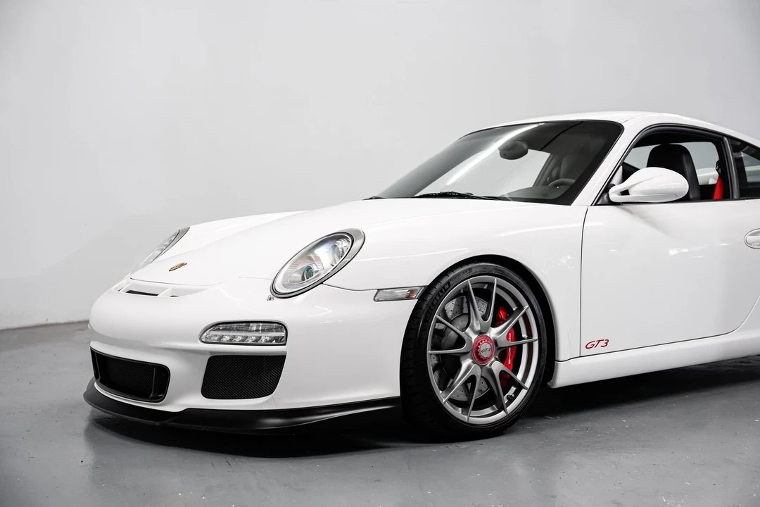 2010 Porsche 997 GT3 - Image 29 of 31