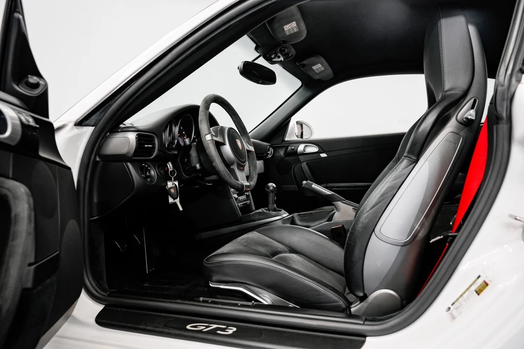 2010 Porsche 997 GT3 - Image 17 of 31