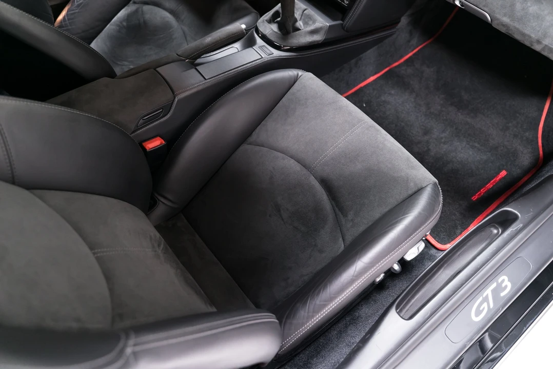 2010 Porsche 997 GT3 - Image 28 of 31