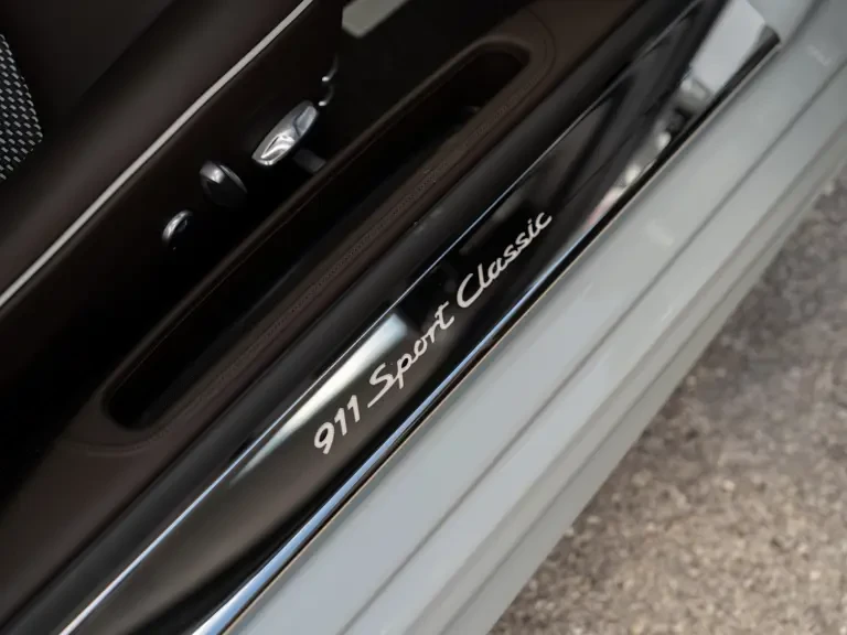 2010 Porsche 997 Sport Classic - Image 26 of 31
