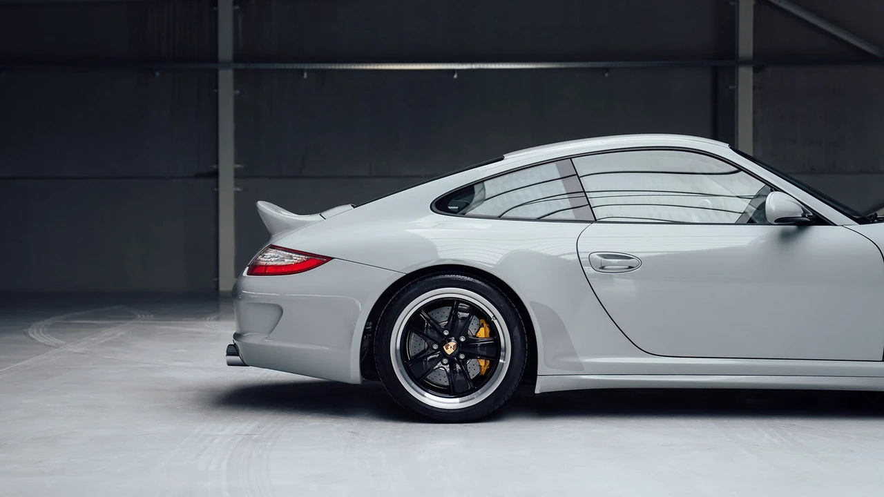 2010 Porsche 997 Sport Classic - Image 19 of 31