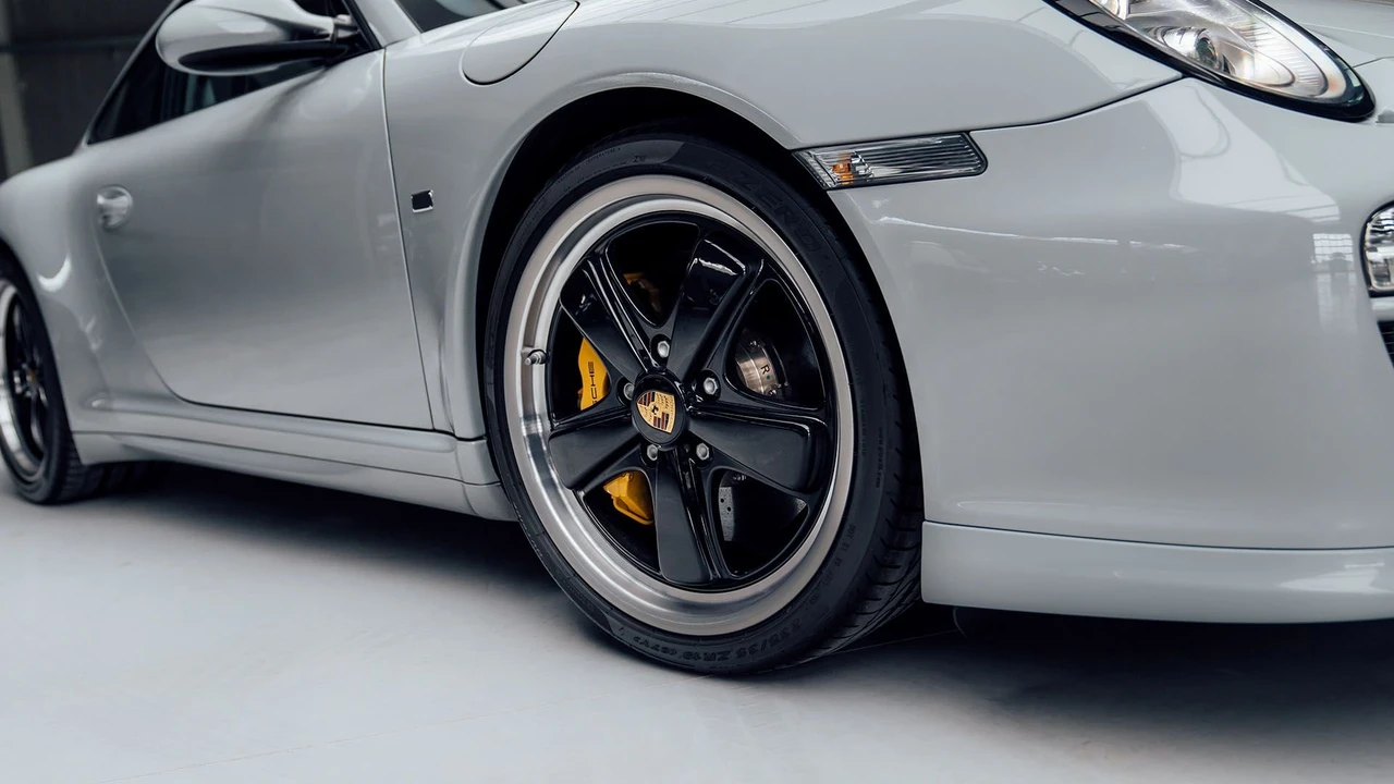 2010 Porsche 997 Sport Classic - Image 13 of 31