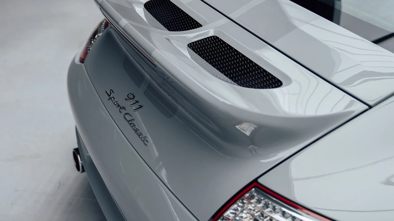 2010 Porsche 997 Sport Classic - Image 20 of 31