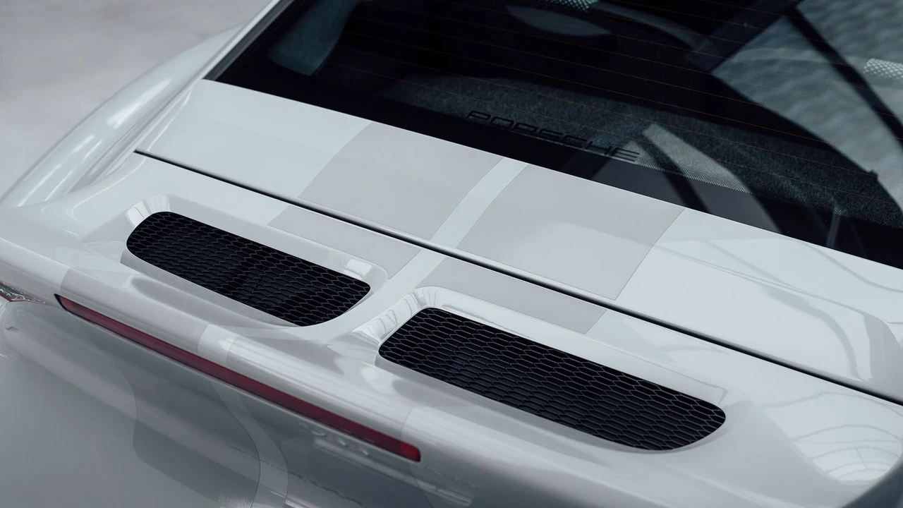 2010 Porsche 997 Sport Classic - Image 25 of 31