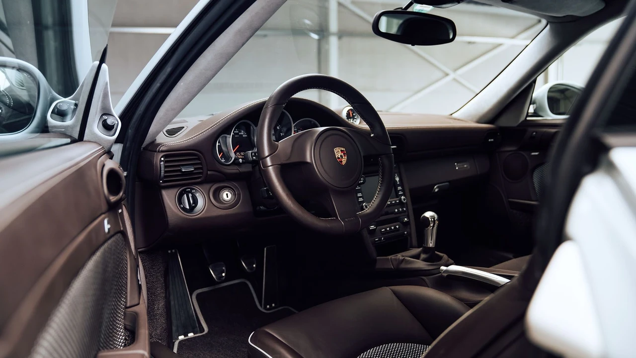 2010 Porsche 997 Sport Classic - Image 6 of 31
