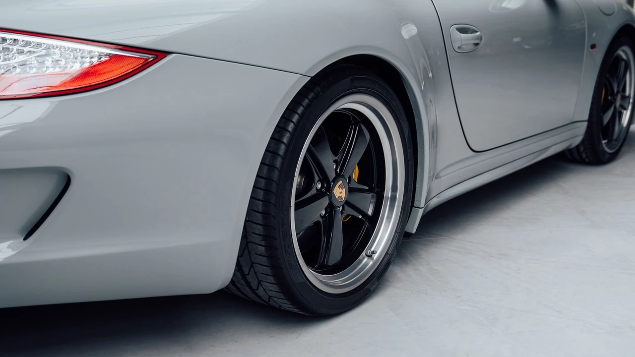 2010 Porsche 997 Sport Classic - Image 24 of 31