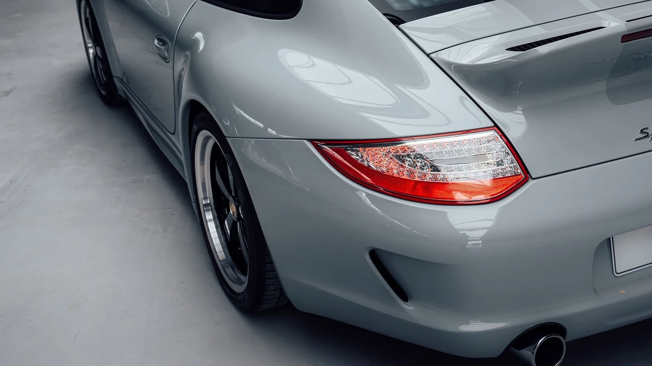 2010 Porsche 997 Sport Classic - Image 28 of 31