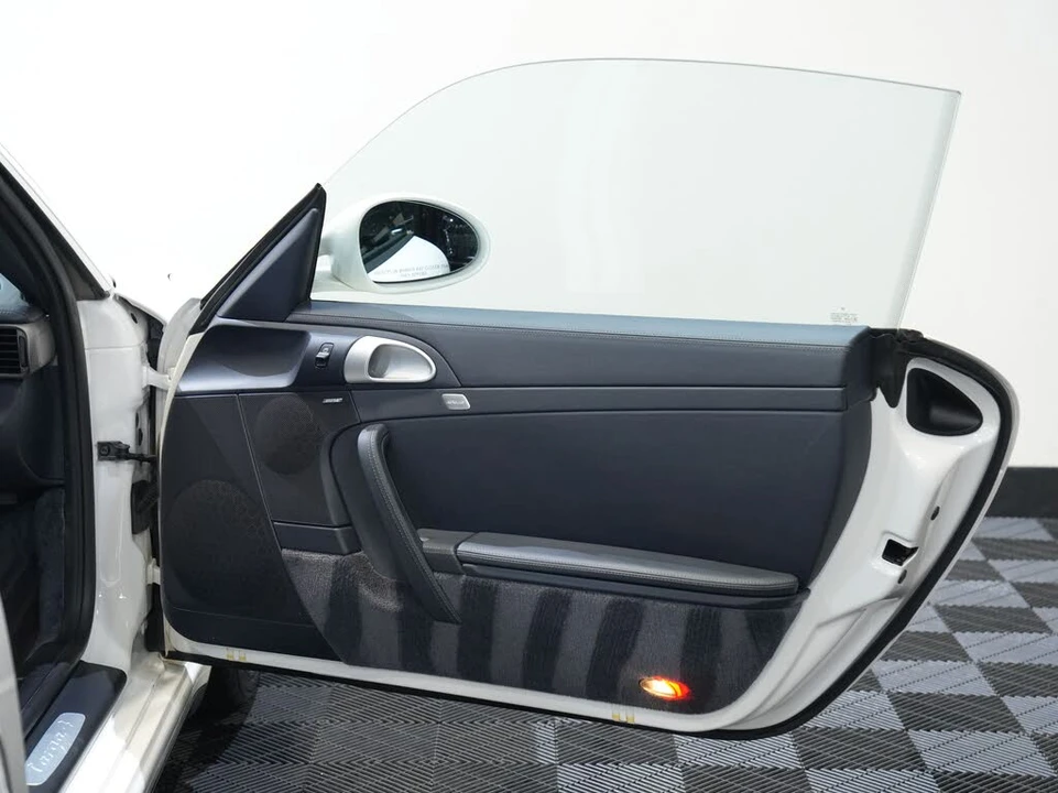 2010 Porsche 997 Targa - Image 25 of 31