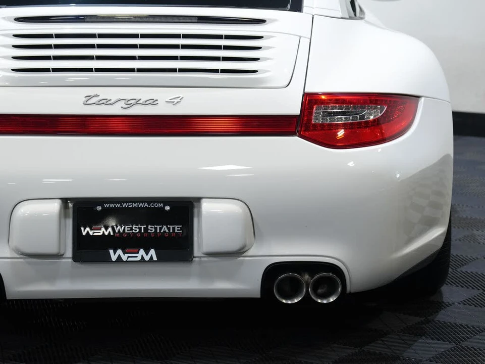 2010 Porsche 997 Targa - Image 17 of 31
