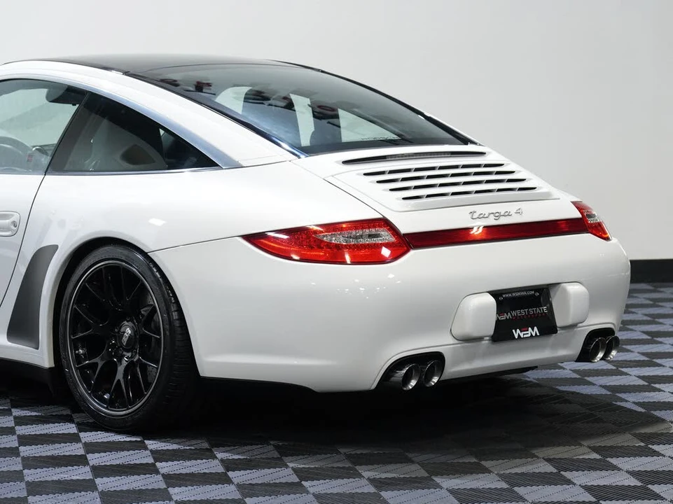2010 Porsche 997 Targa - Image 16 of 31
