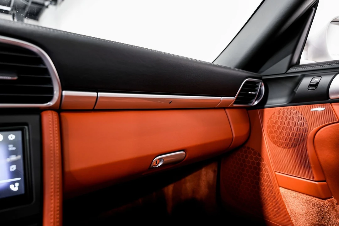 2010 Porsche 997 Targa - Image 16 of 31