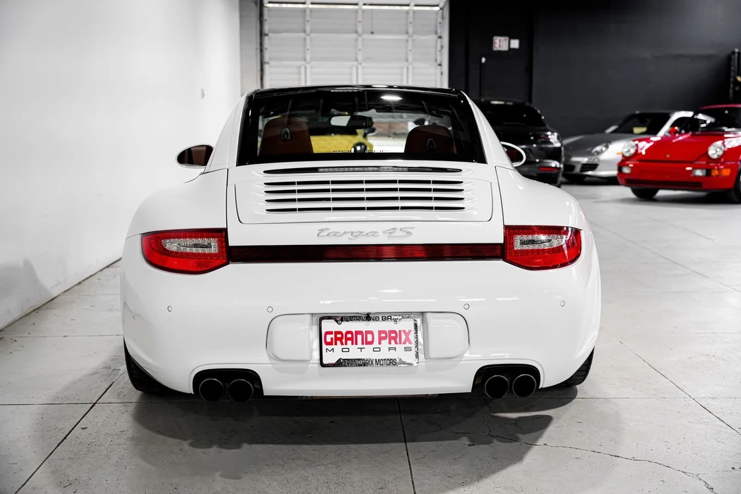 2010 Porsche 911 - Image 4 of 31