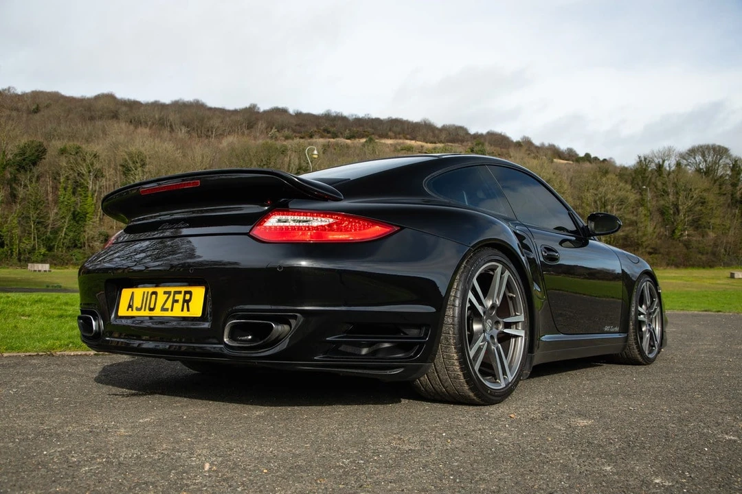 2010 Porsche 997 Turbo - Image 11 of 30