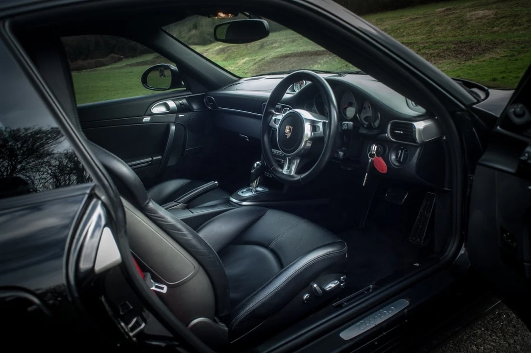 2010 Porsche 997 Turbo - Image 27 of 30