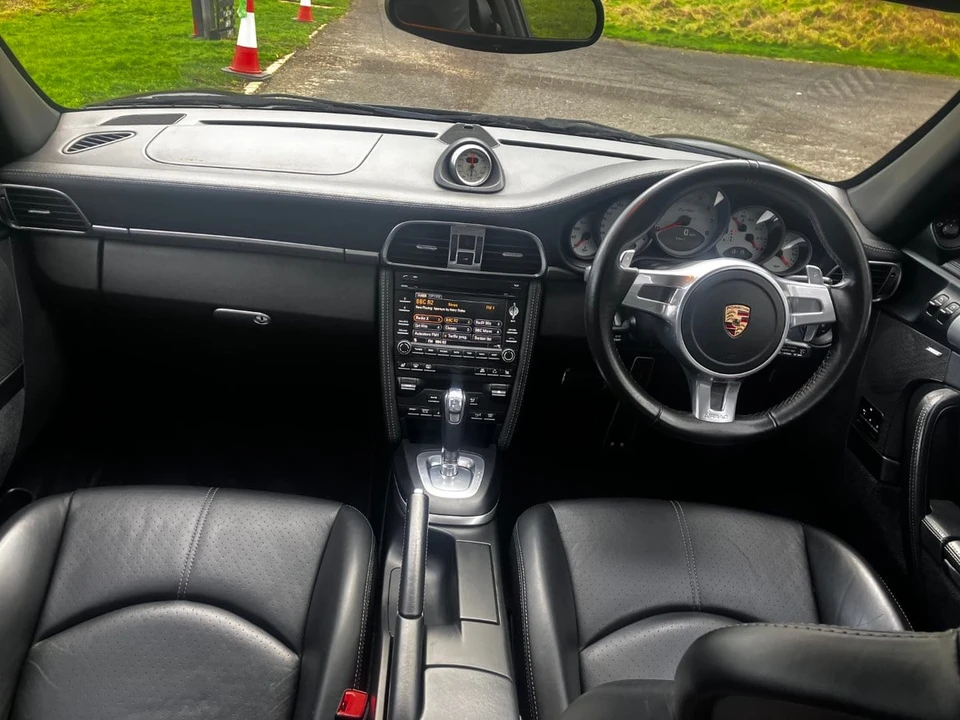 2010 Porsche 997 Turbo - Image 24 of 30