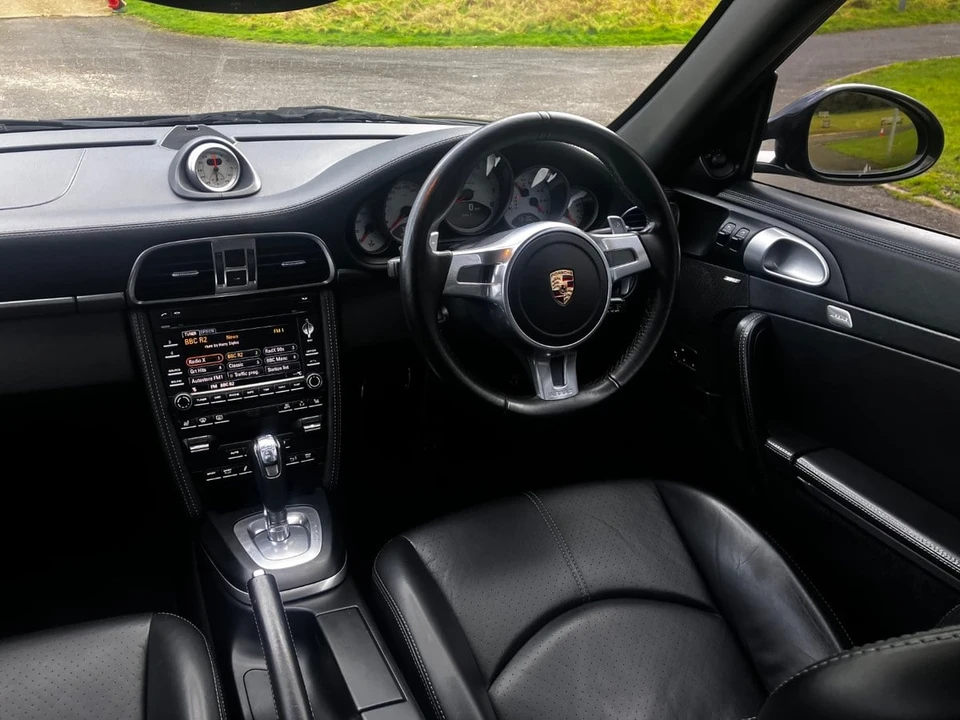 2010 Porsche 997 Turbo - Image 25 of 30