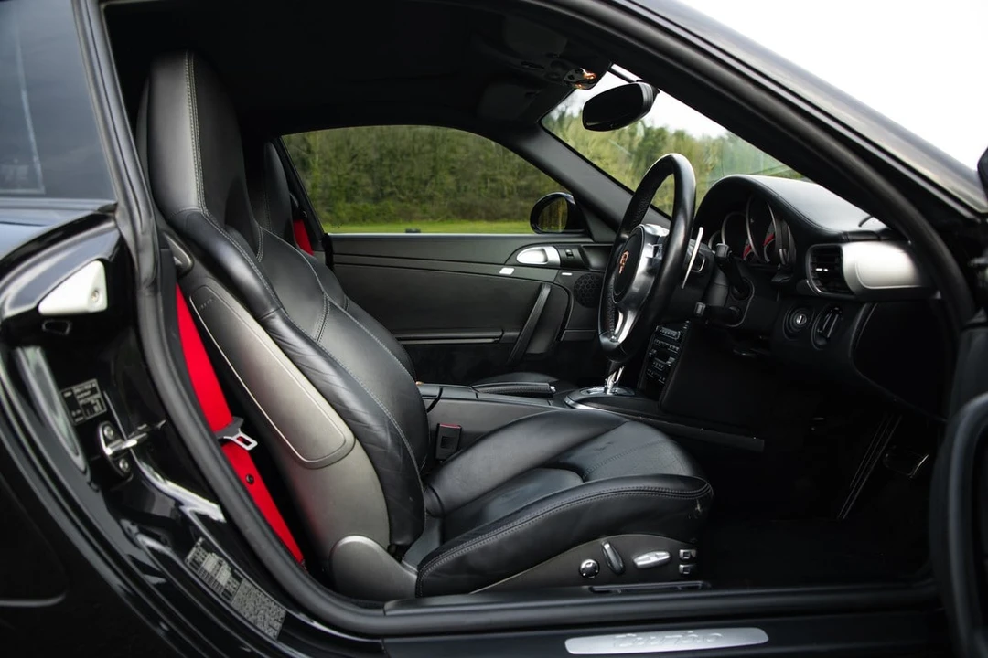 2010 Porsche 997 Turbo - Image 29 of 30