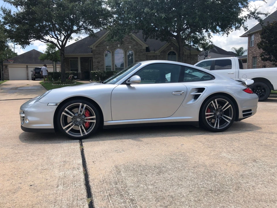 2010 Porsche 997 Turbo - Image 2 of 18