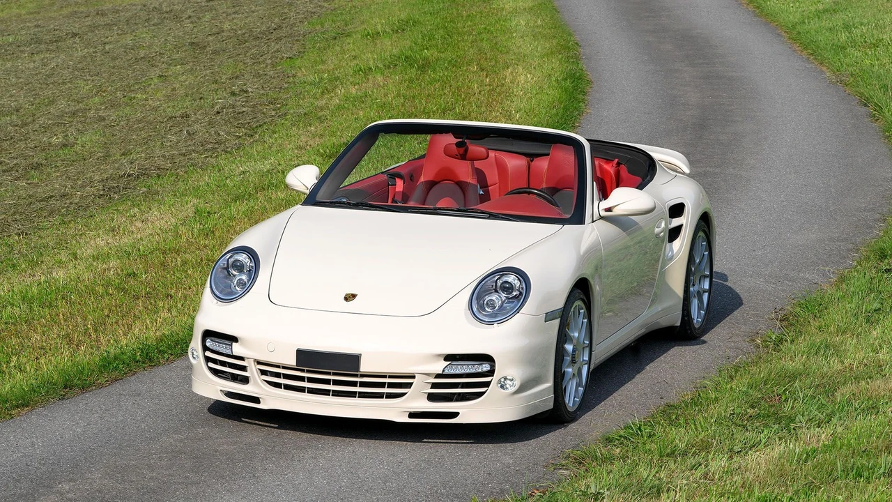 2010 Porsche 997 Turbo - Image 14 of 31