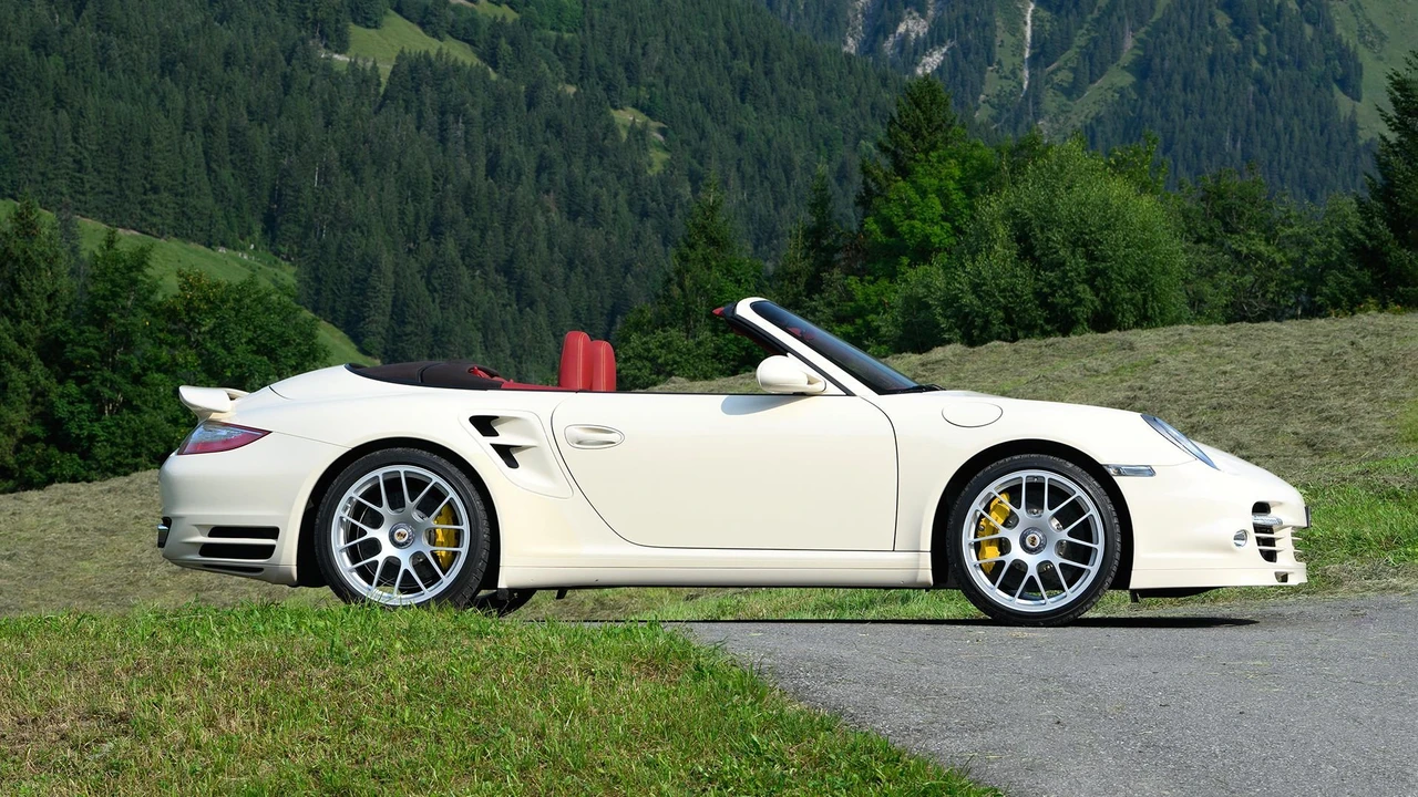 2010 Porsche 997 Turbo - Image 4 of 31
