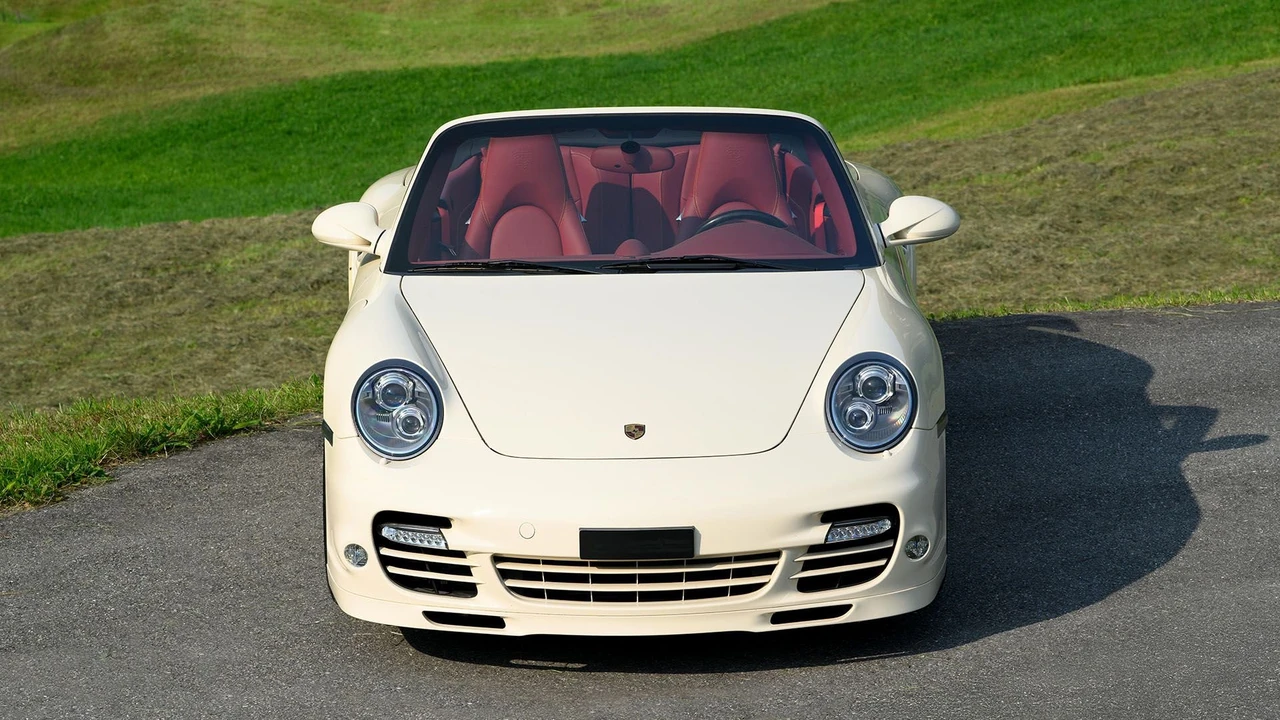 2010 Porsche 997 Turbo - Image 12 of 31