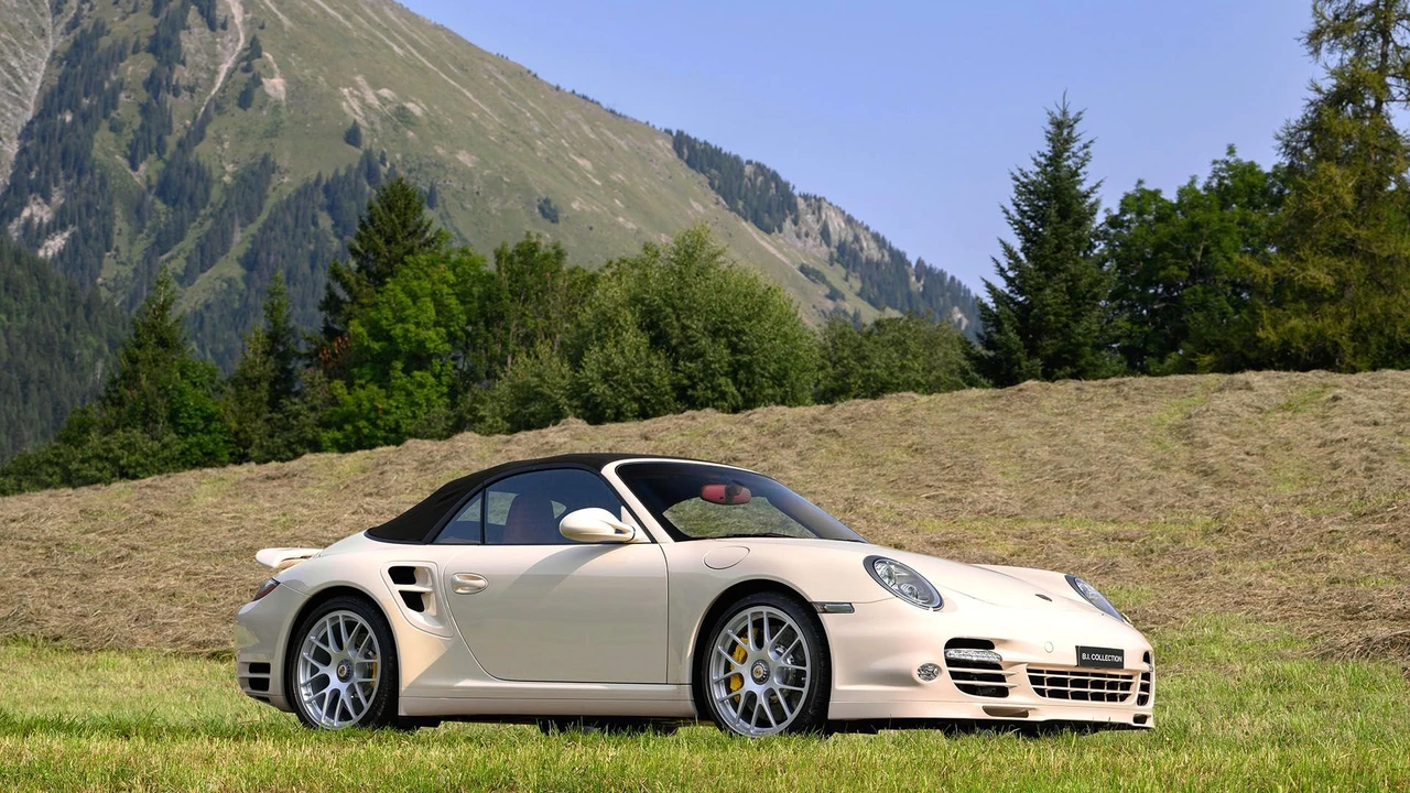 2010 Porsche 997 Turbo - Image 22 of 31