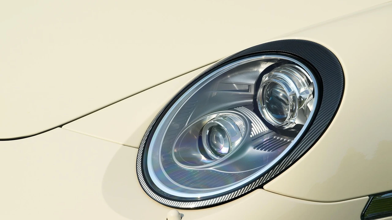 2010 Porsche 997 Turbo - Image 29 of 31