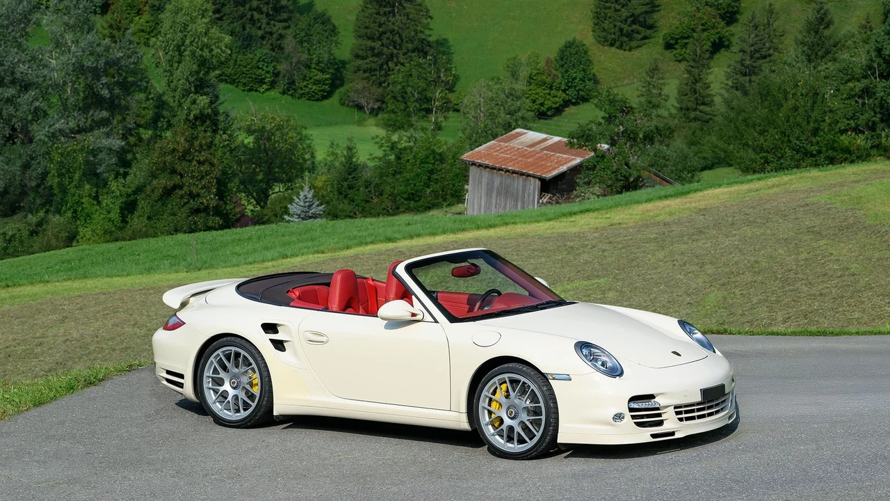 2010 Porsche 997 Turbo - Image 7 of 31