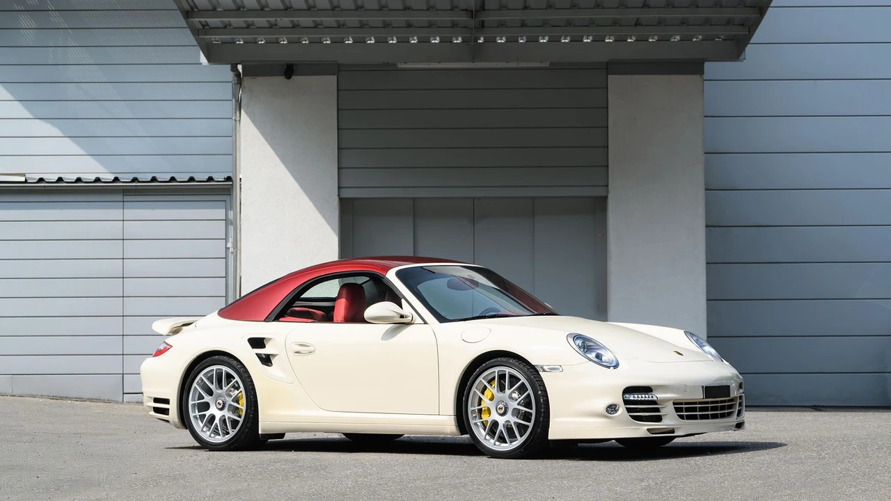 2010 Porsche 997 Turbo - Image 26 of 31