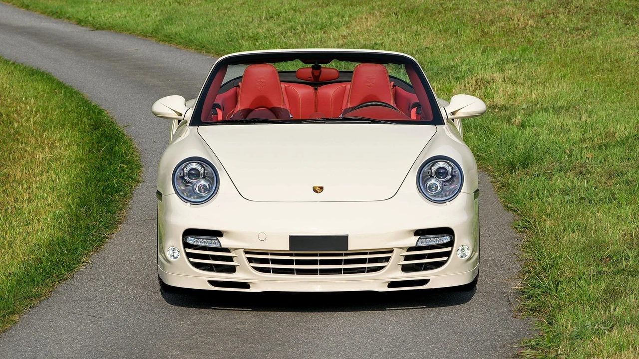 2010 Porsche 997 Turbo - Image 5 of 31