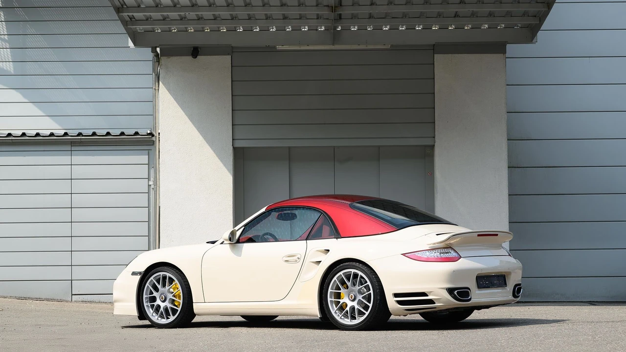2010 Porsche 997 Turbo - Image 30 of 31