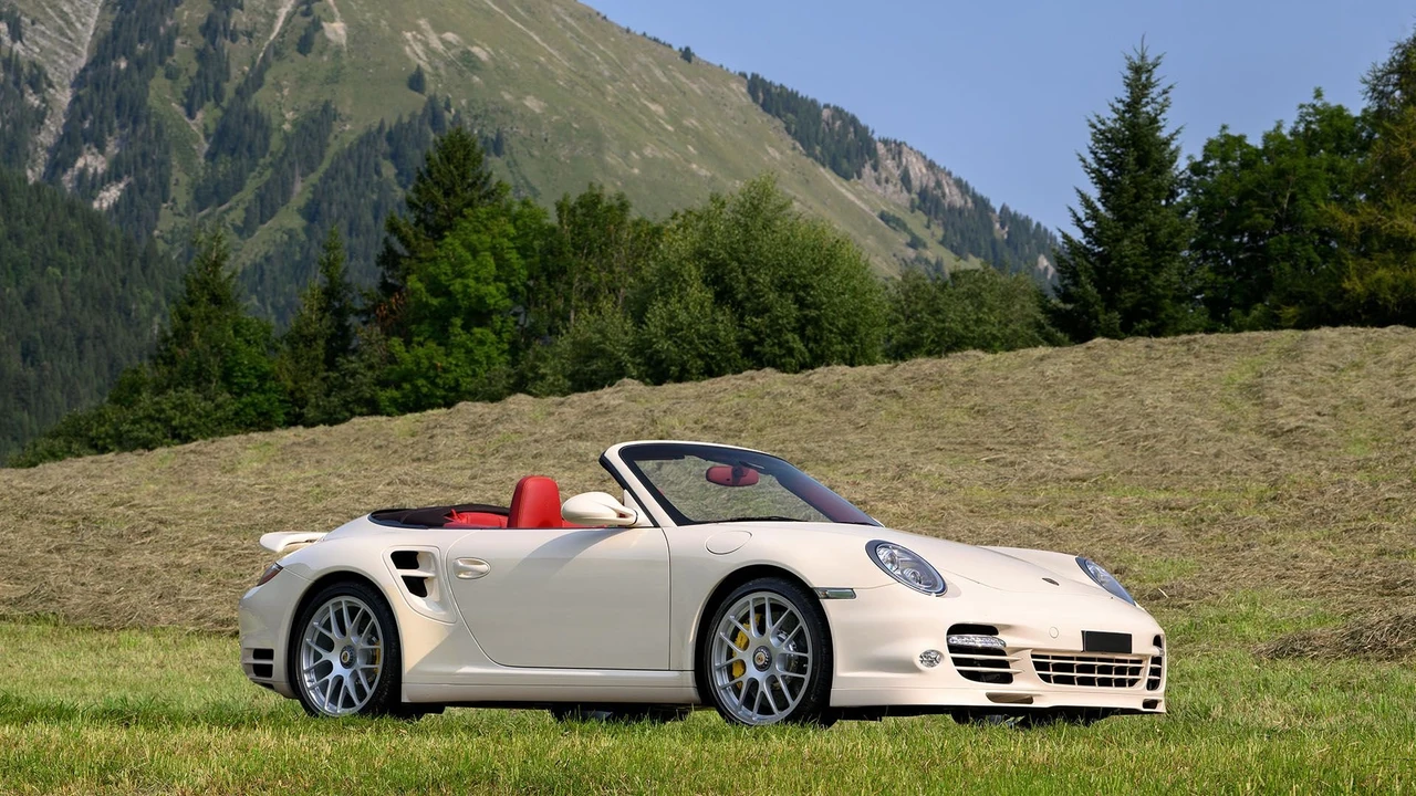 2010 Porsche 997 Turbo - Image 20 of 31