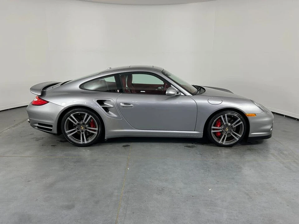 2010 Porsche 997 Turbo - Image 8 of 31