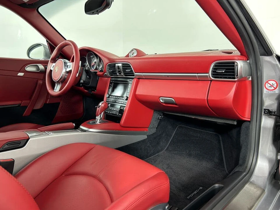 2010 Porsche 997 Turbo - Image 22 of 31