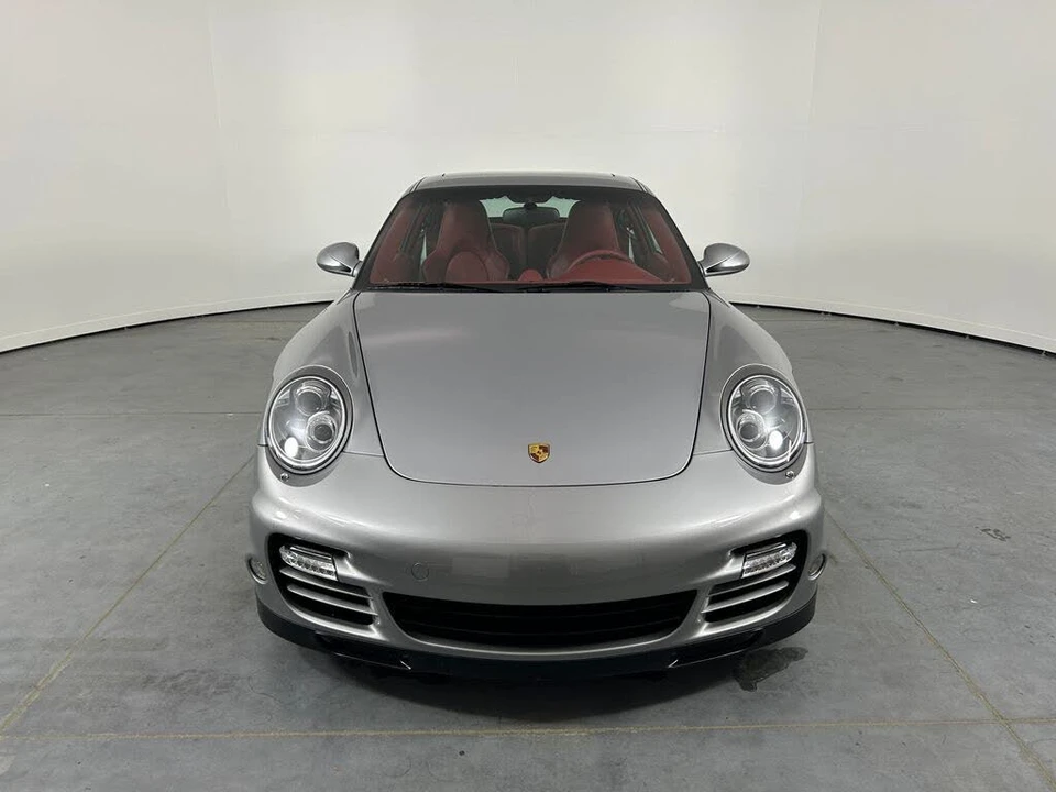 2010 Porsche 997 Turbo - Image 10 of 31