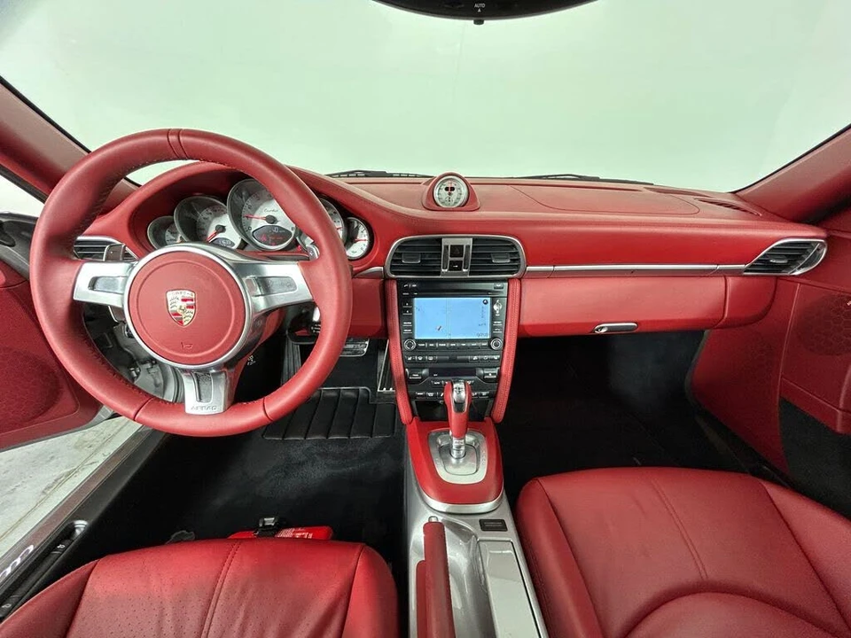 2010 Porsche 997 Turbo - Image 13 of 31