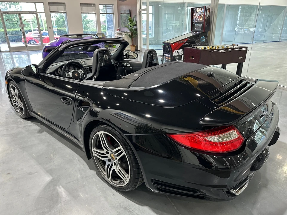 2010 Porsche 997 Turbo - Image 28 of 31