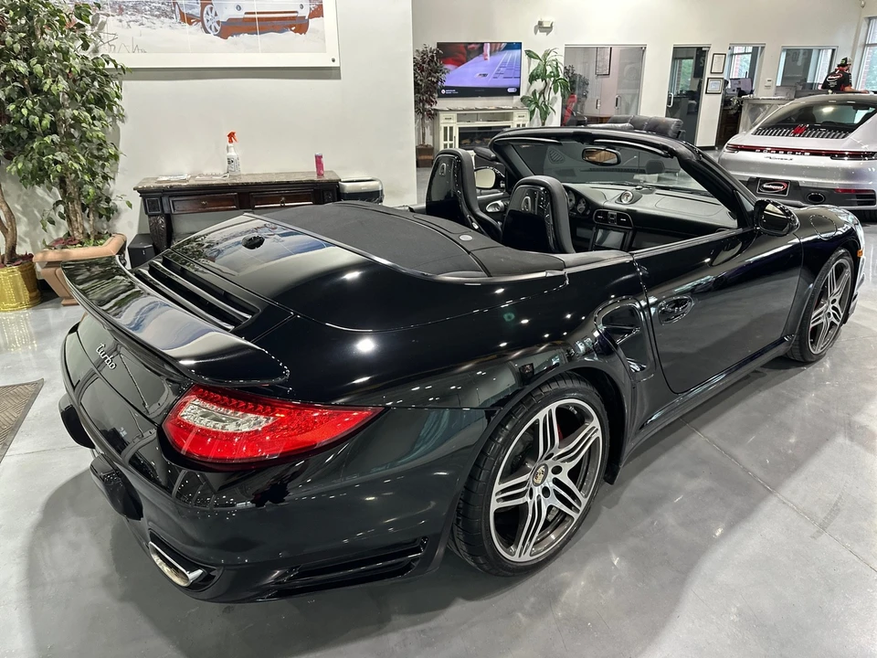 2010 Porsche 997 Turbo - Image 30 of 31