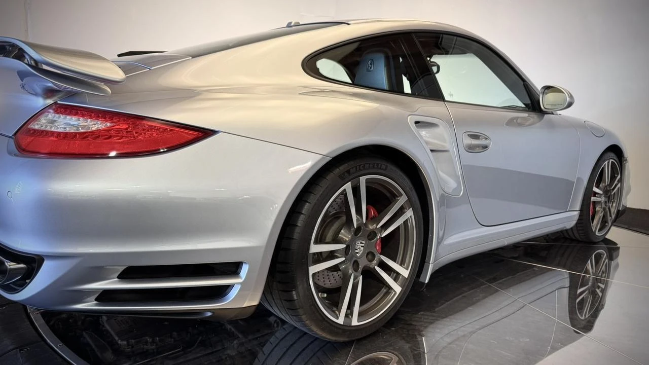 2010 Porsche 997 Turbo - Image 26 of 30