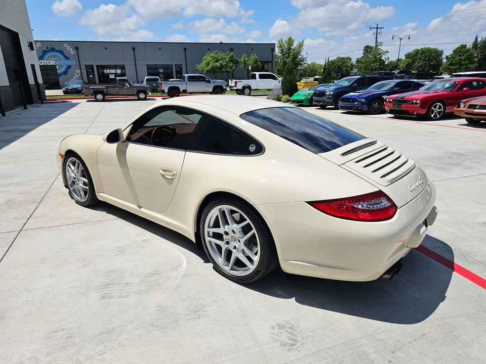 2010 Porsche 997 Carrera - Image 10 of 31