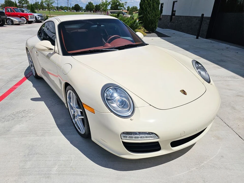 2010 Porsche 997 Carrera - Image 5 of 31
