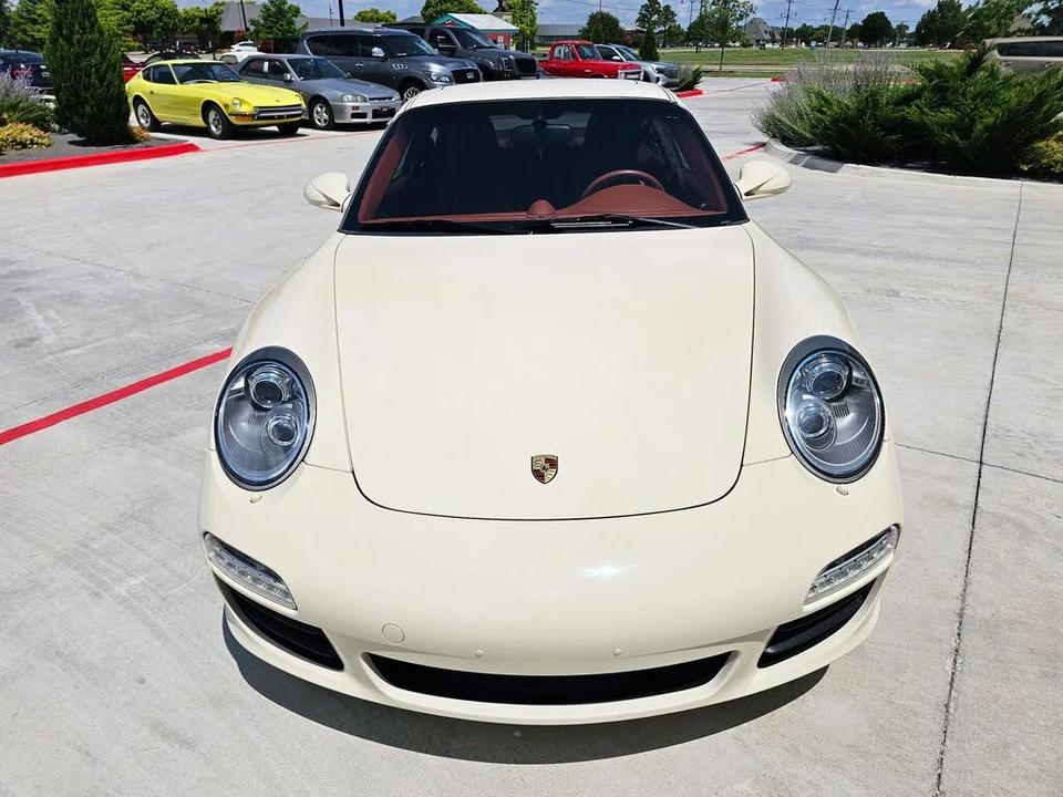 2010 Porsche 997 Carrera - Image 6 of 31